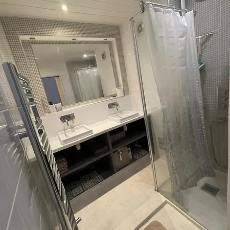 Joli 3 Pieces Climatise Parking Proche Des Plages Αντίμπ