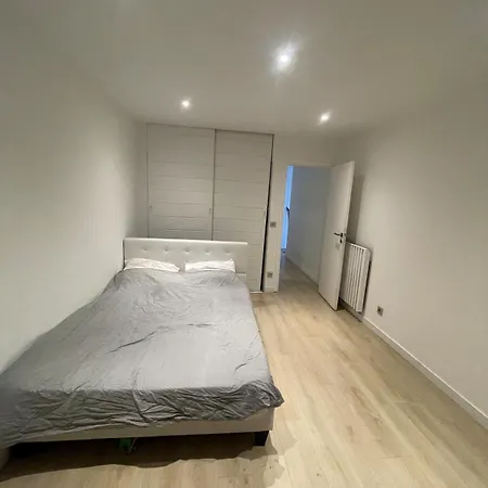 Joli 3 Pieces Climatise Parking Proche Des Plages * Αντίμπ